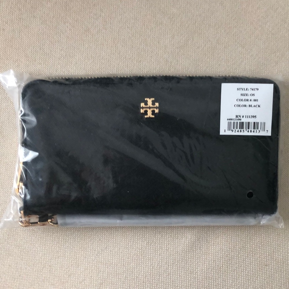 NWT Tory Burch Zip Wallet